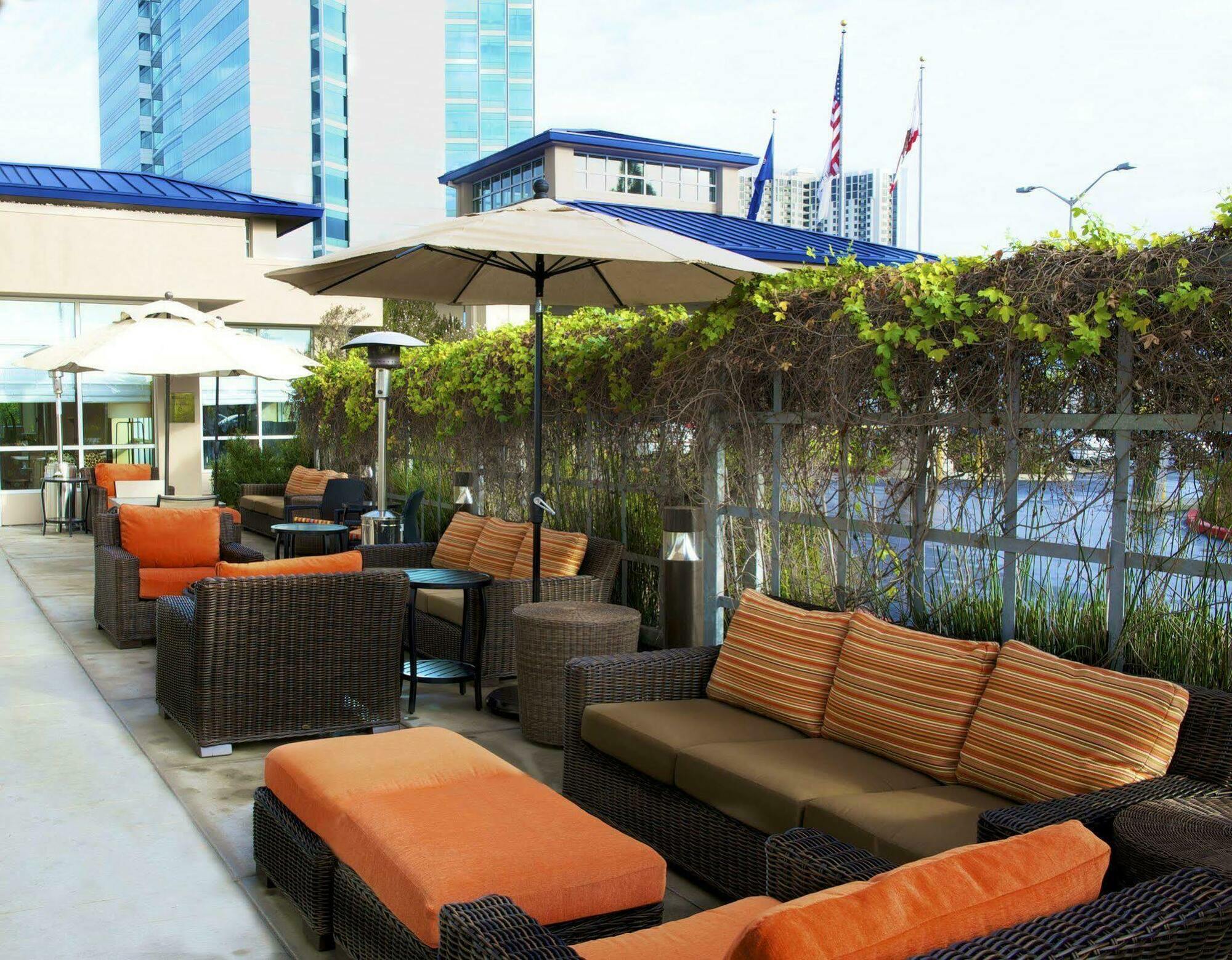 Hilton Garden Inn San Francisco/Oakland Bay Bridge Emeryville Dış mekan fotoğraf